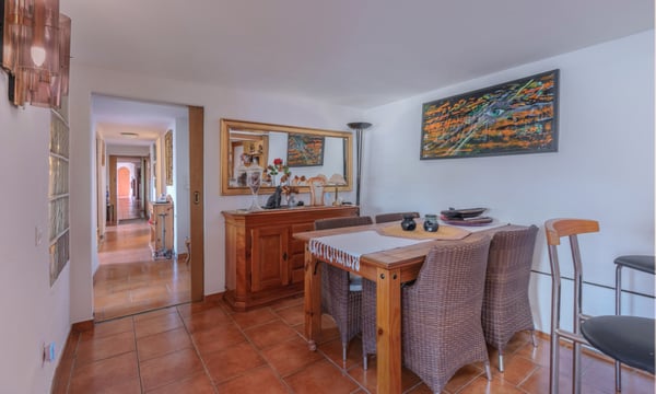 PROPRIETÀ CON 2 APPARTAMENTI E ULTERIORI 12 LOCALI A SAVOSA 4