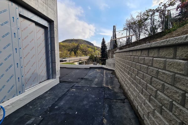 NUOVO E SPAZIOSO STABILE COMMERCIALE OPEN-SPACE A TAVERNE 3