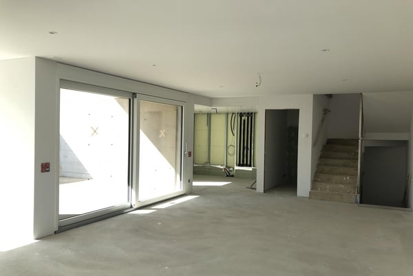 MODERNA VILLA 1.5 LOCALI CON GRANDE GIARDINO A COLLINA D'ORO 3