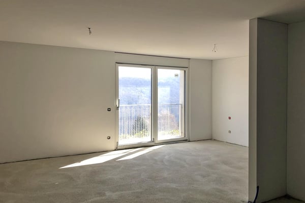 MODERNA VILLA 1.5 LOCALI CON GRANDE GIARDINO A COLLINA D'ORO 8