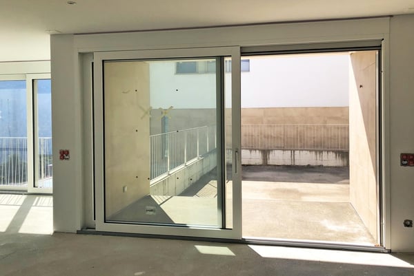 MODERNA VILLA 1.5 LOCALI CON GRANDE GIARDINO A COLLINA D'ORO 4