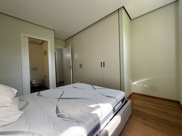 AFFITTASI 1.5 CON GIARDINO PISCINA E VISTA LAGO A BISSONE 5