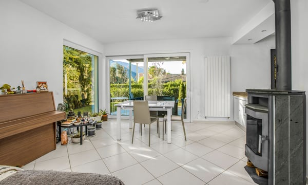 GRANDE VILLA 1.5 CON GIARDINO A DUE PASSI DAL LAGO A CASLANO 1