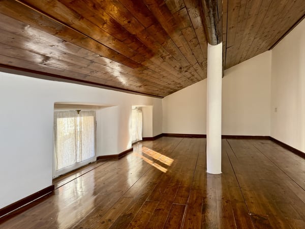 SUBENTRO AFFITTO - BEL TRIPLEX 5.5 CON MANSARDA A STABIO 8