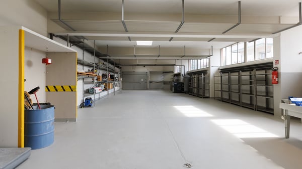 GRANDE SPAZIO ARTIGIANALE/COMMERCIALE 7.5 LOCALI A BALERNA 3