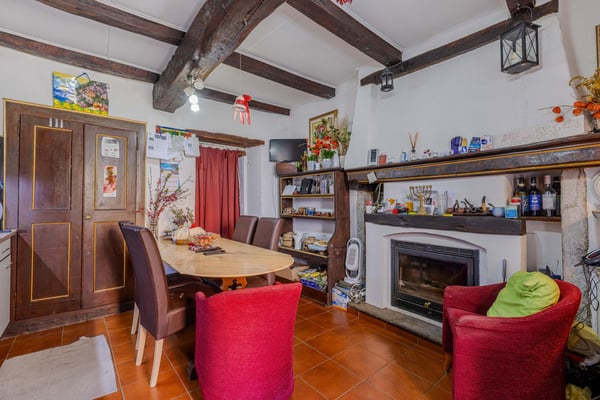 OCCASIONE - CASA TIPICA DI 7.5 LOCALI RINNOVATA A BRENO 6