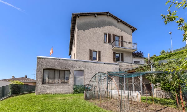 CARATTERISTICA ED AMPIA CASA 7.5 LOCALI + DEPOSITO A VACALLO 9