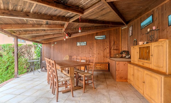 BELLISSIMA CASA 6.5 CON GROTTO E GIARDINO A RIVA SAN VITALE 5