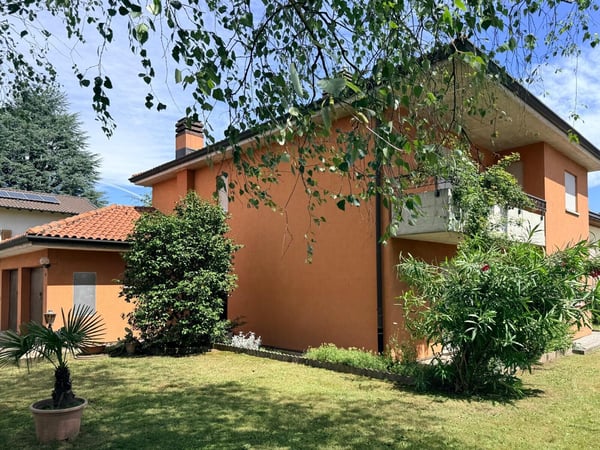 AMPIA E BELLA CASA 6 LOCALI CON GROTTINO A GENESTRERIO 1