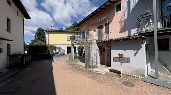 CASA DI NUCLEO DI 4.5 LOCALI DA RINNOVARE A SESSA - TRESA 8