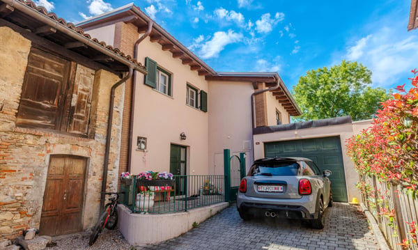 MAGNIFICA CASA 5.5 LOCALI CON GIARDINO A GENESTRERIO 9