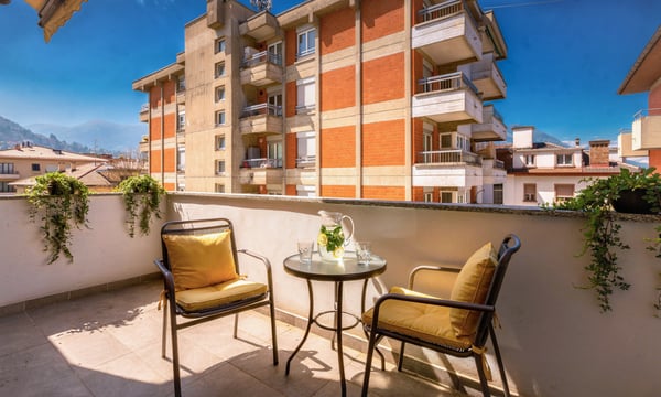 SPAZIOSO 2.5 LOCALI CON BALCONE E POSTO AUTO A LUGANO 3