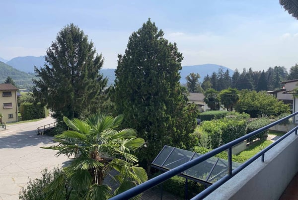 APPARTAMENTO 2.5 LOCALI CON BALCONE AD AGNO MONDONICO 6