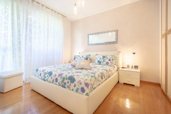 OCCASIONE - LUMINOSO 3.5 CON STUPENDA VISTA LAGO A BISSONE 7