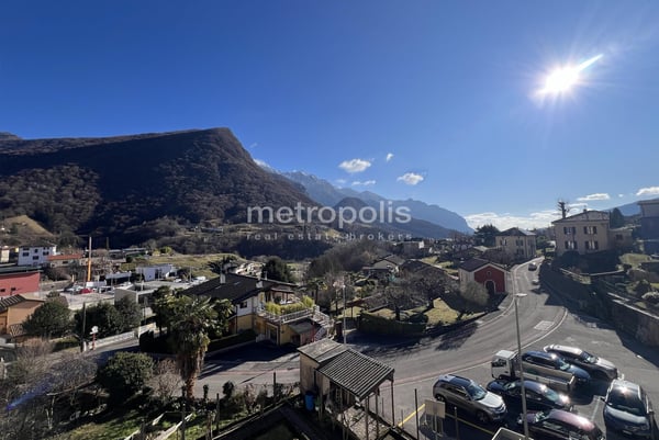 3.5 LOCALI DI CHARME RINNOVATO ALL'ULTIMO PIANO AD AROGNO 3