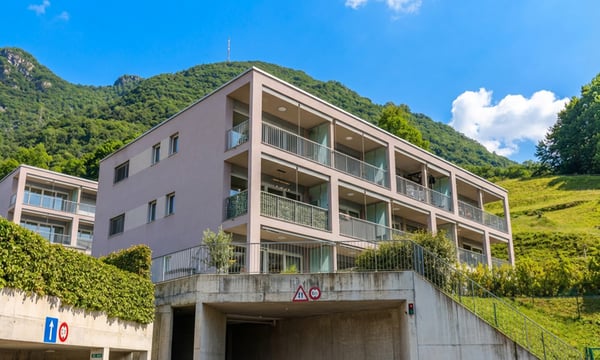 STUPENDO E MODERNO 3.5 LOCALI CON GIARDINO A PAZZALLO 9