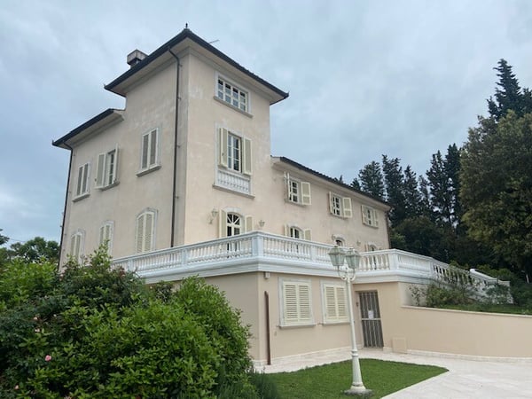 MAGNIFICA VILLA D'EPOCA DI 10 LOCALI ALLE PORTE DI FIRENZE 1