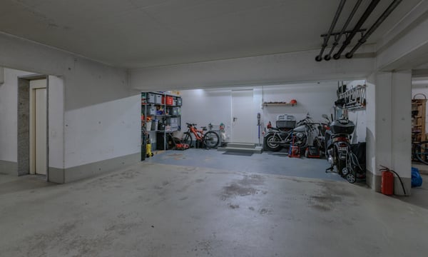 SPAZIOSA CASA 5.5 LOCALI CON GIARDINO E PISCINA A MONTAGNOLA 8