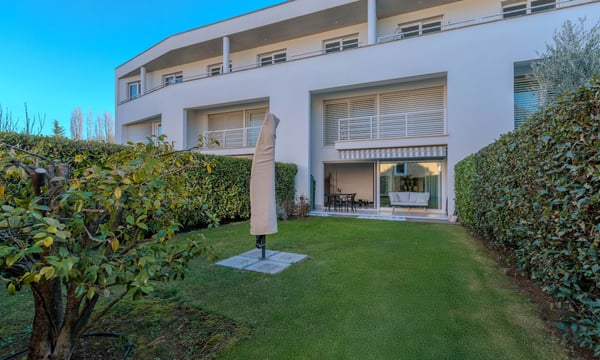 SPAZIOSA CASA 5.5 LOCALI CON GIARDINO E PISCINA A MONTAGNOLA 4