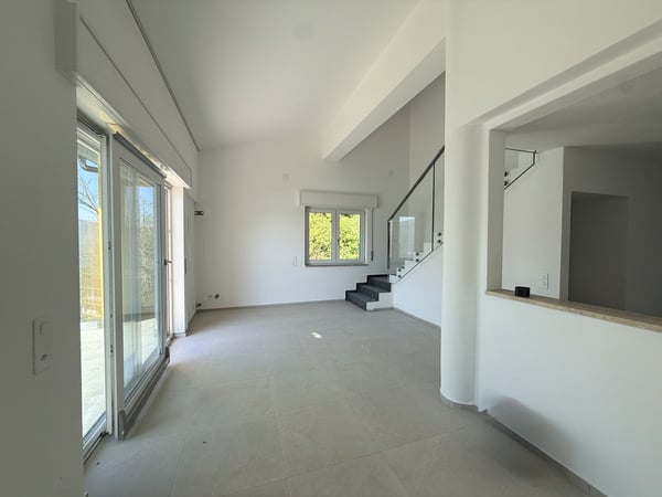 CASA 5.5 LOCALI RINNOVATA CON STUPENDA VISTA LAGO A ROVIO 11