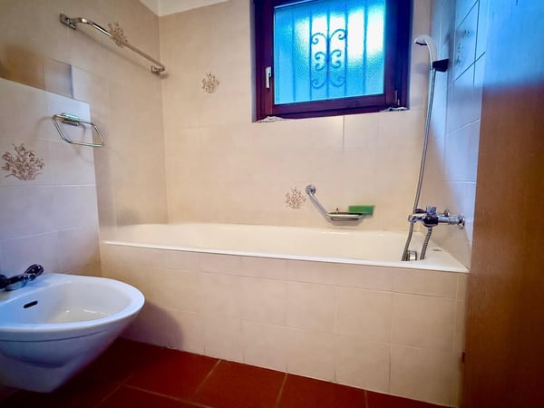 ACCOGLIENTE VILLETTA CON 2 TERRAZZE E GIARDINO AD AROGNO 6