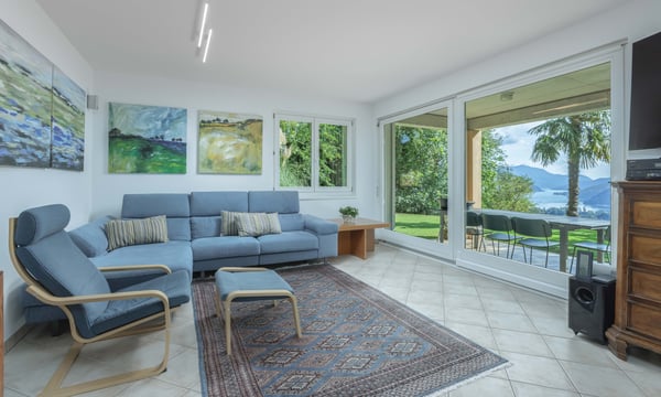 SPLENDIDA VILLA VISTA LAGO 7.5 LOCALI NEL VERDE A NEGGIO 2