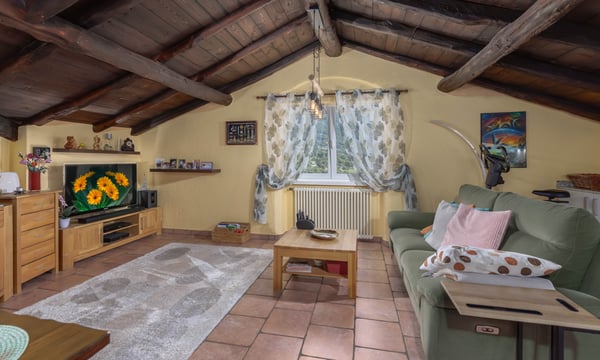 AMPIO 3.5 CON GRANDE TERRAZZA E VISTA APERTA IN CAPRIASCA 4
