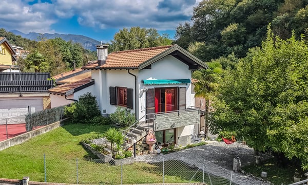LUMINOSA E CARATTERISTICA CASA 4.5 LOCALI NEL VERDE AD ARZO 9