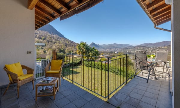 VILLA UNI/BIFAMILIARE 6.5 CON GRANDE GIARDINO A CADRO 3