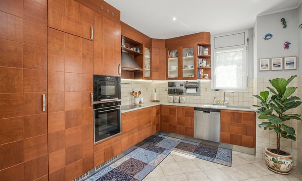 ESCLUSIVA CASA TRIFAMILIARE 8.5 LOCALI CON GROTTINO A MELANO 3