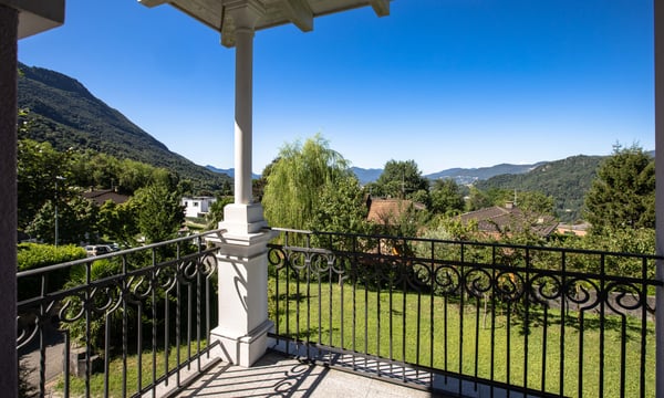 MERAVIGLIOSA VILLA DI 5.5 LOCALI COME NUOVA A VILLA LUGANESE 3