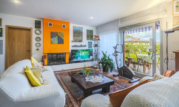 STUPENDA VILLA BIFAMILIARE 8.5 LOCALI CON GIARDINO A PURA 2