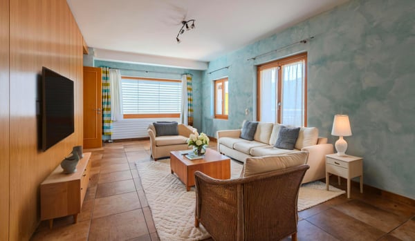 ELEGANTE E AMPIA VILLA VISTA LAGO AD AGARONE - CUGNASCO 7