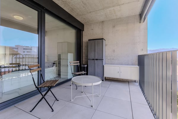 ELEGANTE AMPIO E MODERNO 2.5 LOCALI CON TERRAZZA AD AGNO 4