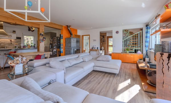 STUPENDA E AMPIA VILLA 5.5 LOCALI CON GIARDINO A BANCO 1