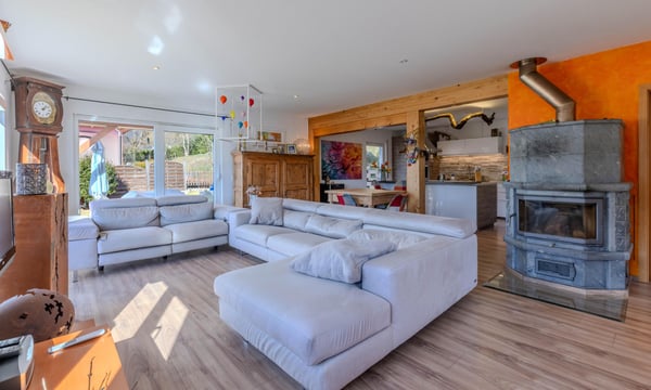 STUPENDA E AMPIA VILLA 5.5 LOCALI CON GIARDINO A BANCO 5