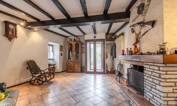 GRANDE CASA RUSTICA DI CHARME DI 4.5 LOCALI A CABBIO 2