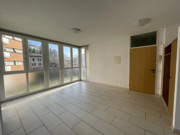 RENT TO BUY - LUMINOSO 3.5 LOCALI DI 90 MQ A BALERNA 1