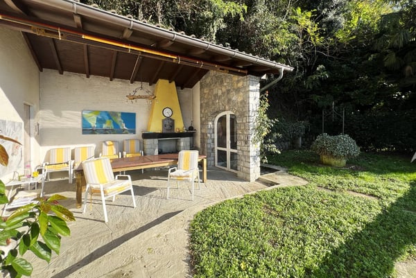 GRANDE VILLA 6.5 CON STUPENDA VISTA LAGO E PISCINA A BISSONE 5