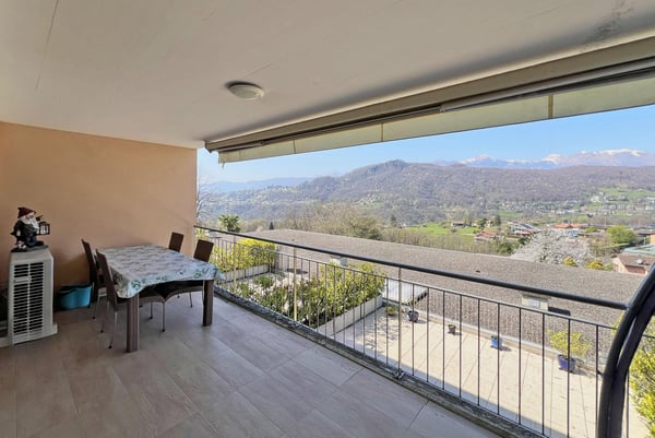 MODERNO E SPAZIOSO 3.5 CON TERRAZZA NEL VERDE A CADRO 3