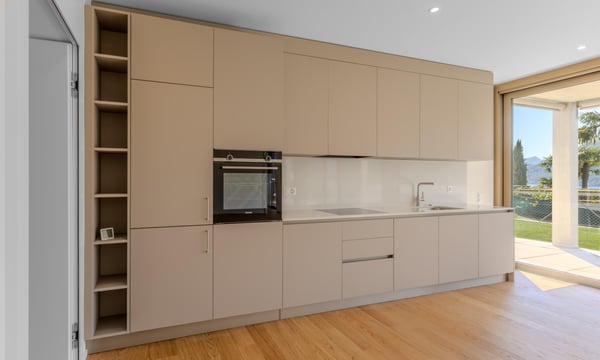STUPENDO E MODERNO 2.5 CON GIARDINO E VISTA LAGO A BISSONE 3
