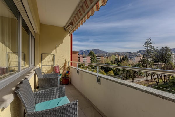 COMODO 3.5 LOCALI RINNOVATO A REDDITO CON BALCONE AD AGNO 2
