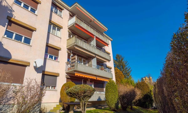 LUMINOSO 3.5 LOCALI CON VISTA APERTA NEL VERDE A STABIO 9