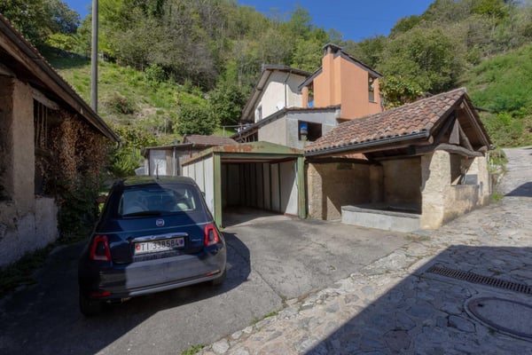 SPLENDIDO E COMODO 2.5 LOCALI CON CAMINO A CURIO 9