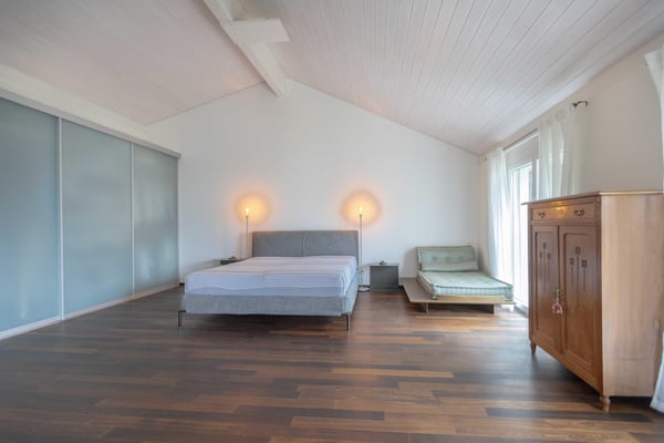 MERAVIGLIOSA VILLA 5.5 CON VISTA LAGO IN COLLINA D'ORO 6