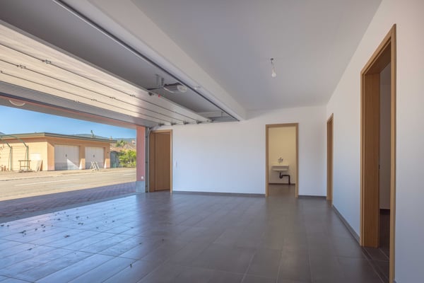 AMPIA VILLA 5.5 CON GIARDINO E VISTA LAGO IN COLLINA D'ORO 8