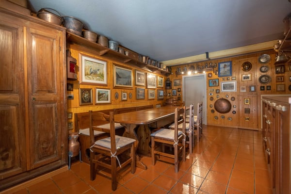 CARATTERISTICA E SPAZIOSA CASA TRIFAMILIARE A CAMPIONE 9