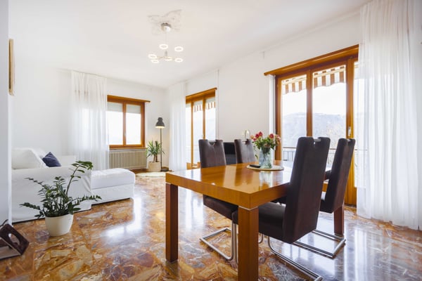 4.5 LOCALI CON VISTA LAGO IMPRENDIBILE A CAMPIONE D'ITALIA 3
