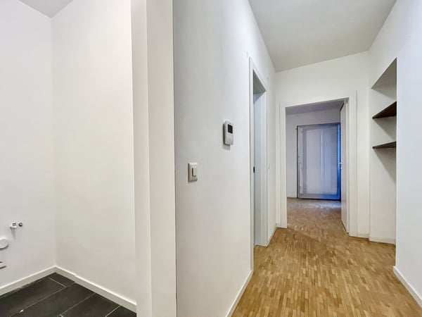 1.5 LOCALI AL 5Â PIANO IDEALE COME INVESTIMENTO A COLDRERIO 6