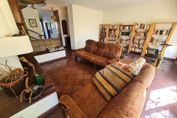 ACCOGLIENTE CASA 5.5 LOCALI IMMERSA NEL VERDE A MELANO 3